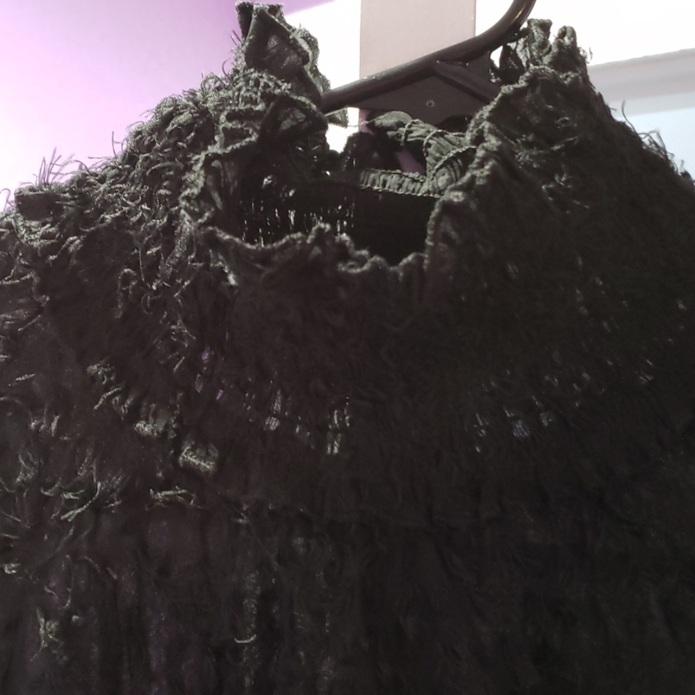 Beautiful blouse - Picture 3 of 7